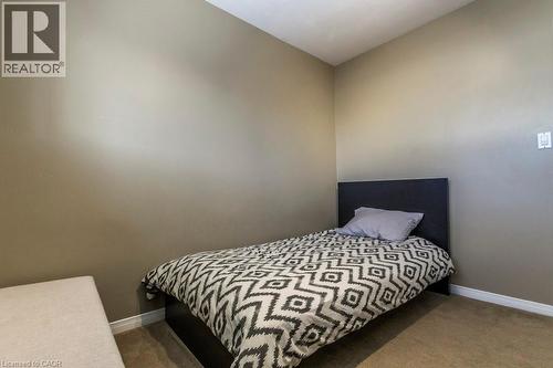 22 Redwing Road, Hamilton, ON - Indoor Photo Showing Bedroom