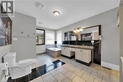 550 Beach Boulevard, Hamilton, ON - Indoor