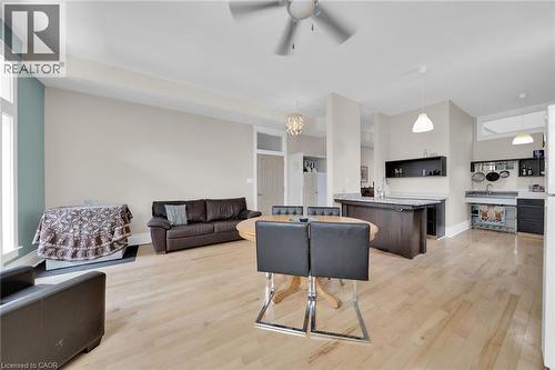 550 Beach Boulevard, Hamilton, ON - Indoor Photo Showing Kitchen