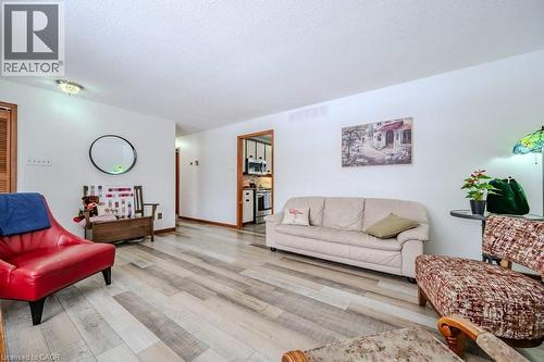 39 Bannockburn Road, Kitchener, ON - Indoor Photo Showing Living Room