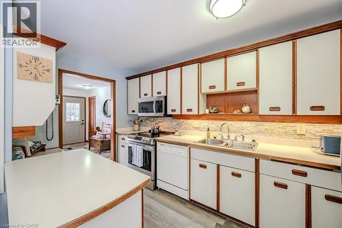 39 Bannockburn Road, Kitchener, ON - Indoor Photo Showing Kitchen With Double Sink