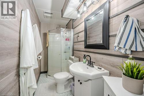 39 Bannockburn Road, Kitchener, ON - Indoor Photo Showing Bathroom