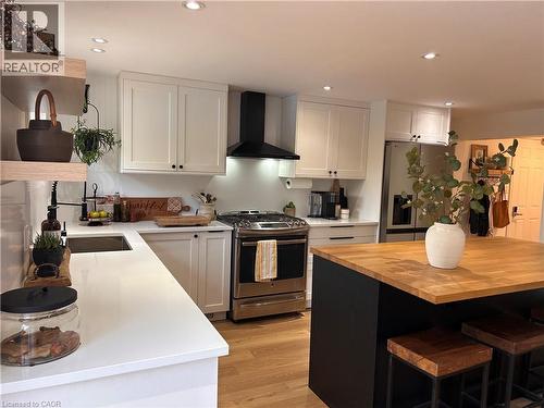 657 Windham Road 14, Simcoe, ON - Indoor Photo Showing Kitchen