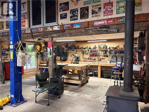 car lift - 657 Windham Road 14, Simcoe, ON - Indoor