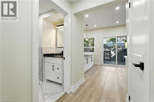 9 Alice Street, Hamilton, ON - Indoor Photo Showing Other Room