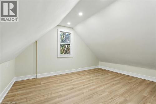 9 Alice Street, Hamilton, ON - Indoor Photo Showing Other Room