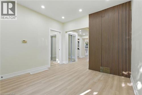 9 Alice Street, Hamilton, ON - Indoor Photo Showing Other Room