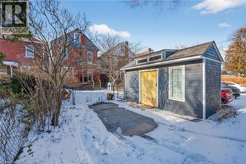 207 Edgemont Street S, Hamilton, ON - Outdoor