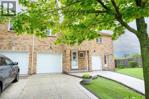 5 VULCAN Court  Hamilton, ON L8E 5W7