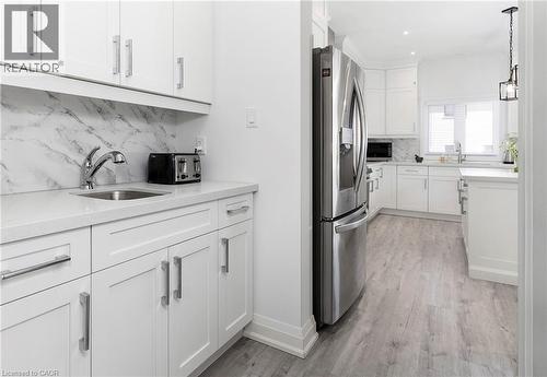 388 Klein Circle, Ancaster, ON - Indoor Photo Showing Kitchen