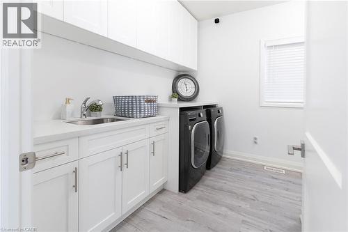 388 Klein Circle, Ancaster, ON - Indoor Photo Showing Laundry Room