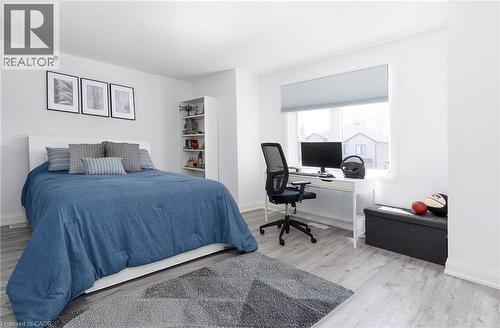 388 Klein Circle, Ancaster, ON - Indoor Photo Showing Bedroom