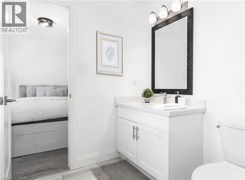 388 Klein Circle, Ancaster, ON - Indoor Photo Showing Bathroom