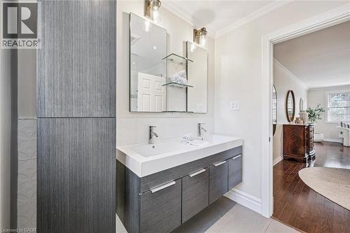 4069 Lakeshore Road, Burlington, ON - Indoor Photo Showing Bathroom