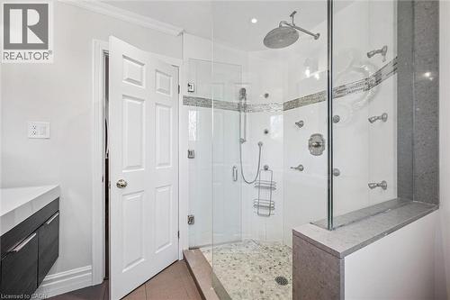 4069 Lakeshore Road, Burlington, ON - Indoor Photo Showing Bathroom