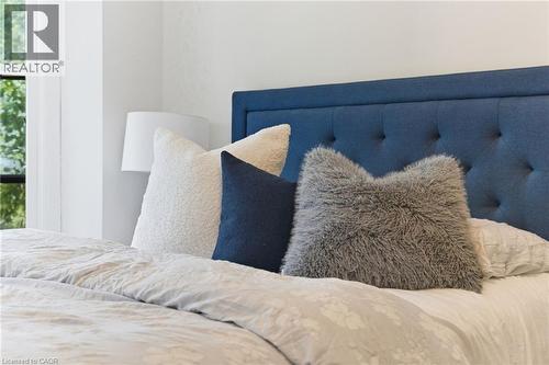 13 Bruce Street, Hamilton, ON - Indoor Photo Showing Bedroom