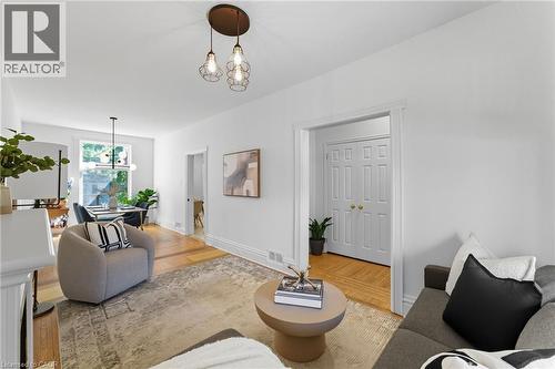 13 Bruce Street, Hamilton, ON - Indoor Photo Showing Living Room