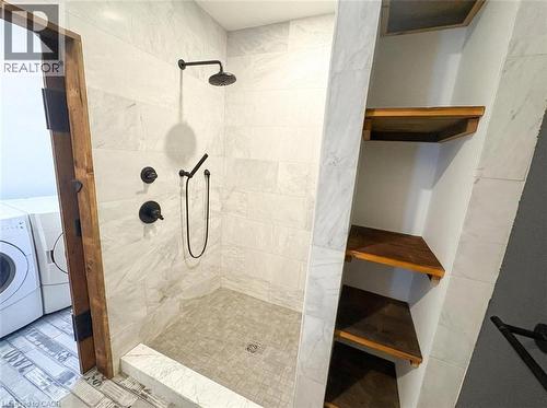 164 Catharine Street N, Hamilton, ON - Indoor