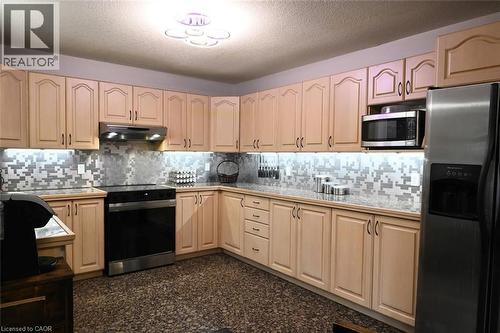 11 Apple Ridge Drive, Kitchener, ON - Indoor Photo Showing Kitchen