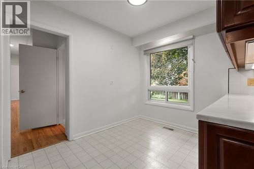 98 Laurier Avenue, Hamilton, ON - Indoor Photo Showing Other Room