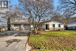 5 BRENTWOOD Road  Grimsby, ON L3M 3V5