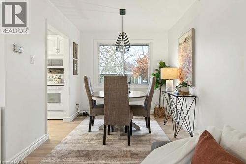 16 Old Oxford Road, St. Catharines, ON - Indoor Photo Showing Dining Room