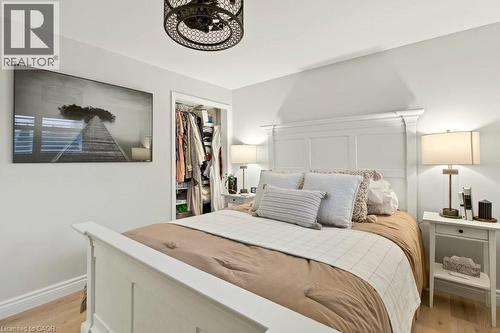 16 Old Oxford Road, St. Catharines, ON - Indoor Photo Showing Bedroom
