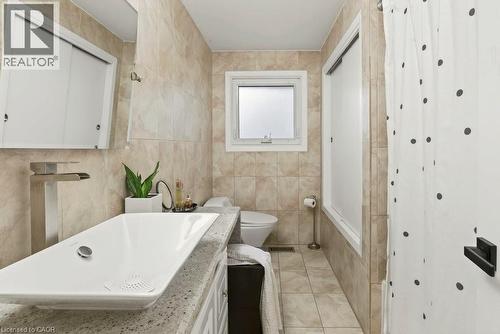 16 Old Oxford Road, St. Catharines, ON - Indoor Photo Showing Bathroom