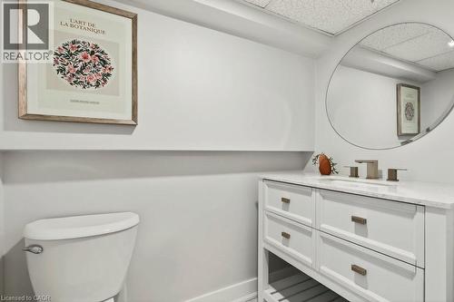 16 Old Oxford Road, St. Catharines, ON - Indoor Photo Showing Bathroom