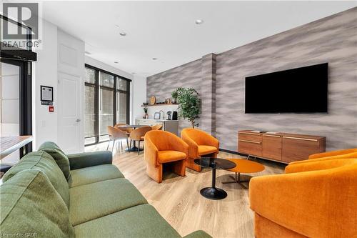 525 New Dundee Road Unit# 101, Kitchener, ON - Indoor Photo Showing Living Room