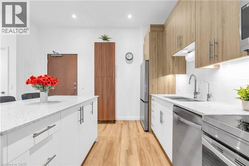 525 New Dundee Road Unit# 101, Kitchener, ON - Indoor Photo Showing Kitchen With Upgraded Kitchen
