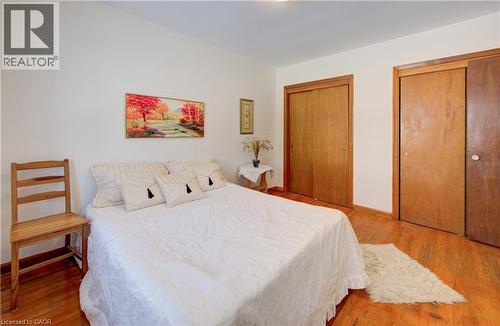 150 Howard Avenue, Hamilton, ON - Indoor Photo Showing Bedroom