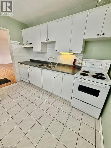 194 East 15Th Street, Hamilton, ON - Indoor Photo Showing Kitchen With Double Sink