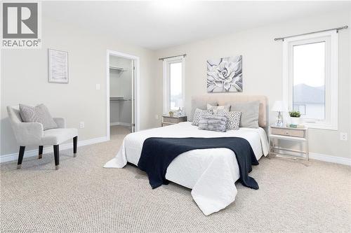 6 Laurent Avenue, Welland, ON - Indoor Photo Showing Bedroom