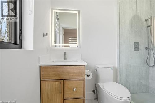 Bedroom 4 Ensuite - 427 Pine Cove Road, Burlington, ON - Indoor Photo Showing Bathroom