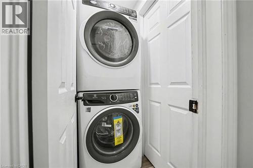 24 Derby Drive, Caledonia, ON - Indoor Photo Showing Laundry Room
