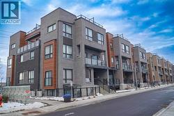 14 LYTHAM GREEN Circle Unit# 24  Newmarket, ON L3Y 0H3