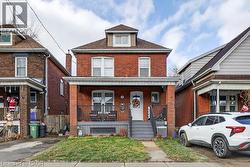 149 LEINSTER Avenue N  Hamilton, ON L8L 6Y1