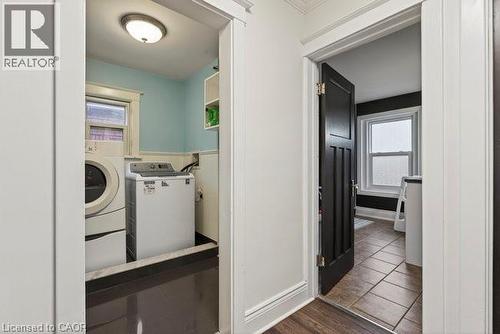 149 Leinster Avenue N, Hamilton, ON - Indoor Photo Showing Laundry Room