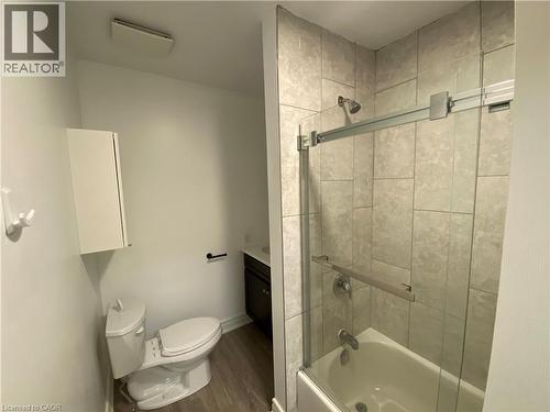 160 Westcourt Place, Waterloo, ON - Indoor Photo Showing Bathroom