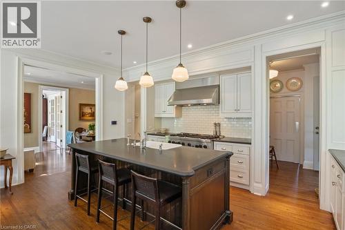 33 Salisbury Avenue, Cambridge, ON - Indoor Photo Showing Kitchen With Upgraded Kitchen