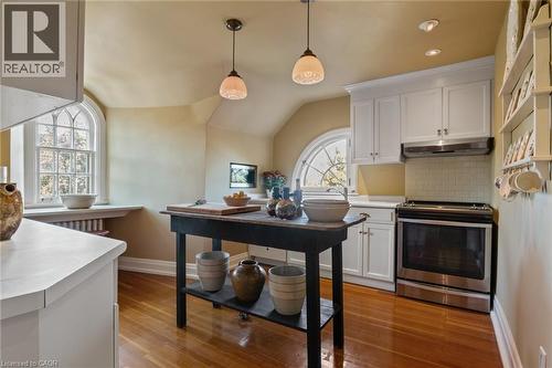 33 Salisbury Avenue, Cambridge, ON - Indoor Photo Showing Other Room