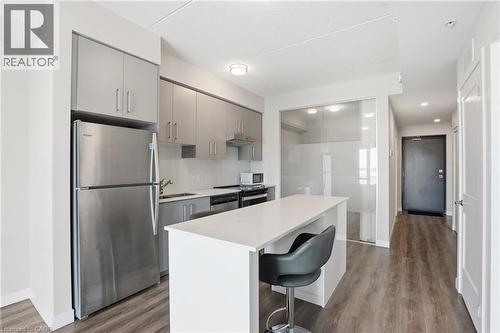 15 Queen Street S Unit# 909, Hamilton, ON - Indoor Photo Showing Kitchen With Upgraded Kitchen