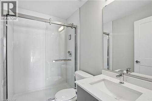 15 Queen Street S Unit# 909, Hamilton, ON - Indoor Photo Showing Bathroom