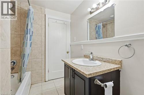 2 Gary Avenue, Hamilton, ON - Indoor Photo Showing Bathroom