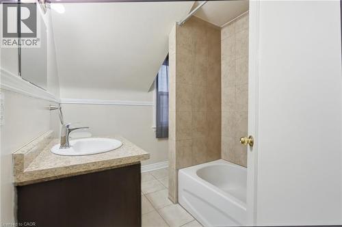 2 Gary Avenue, Hamilton, ON - Indoor Photo Showing Bathroom