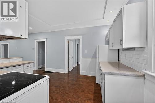 495 Charlton Avenue E, Hamilton, ON - Indoor Photo Showing Kitchen