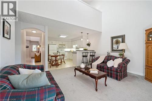17 Terraview Crescent, Guelph, ON - Indoor Photo Showing Living Room
