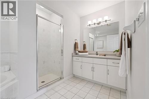 17 Terraview Crescent, Guelph, ON - Indoor Photo Showing Bathroom