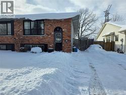 37 FOX TRAIL Drive Unit# Upper  St. Catharines, ON L2S 3T7